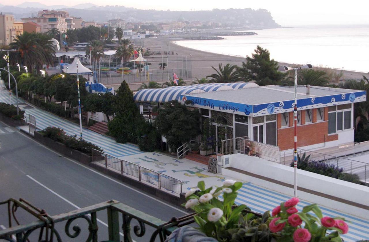 House By The Sea Apartamento Albissola Marina Exterior foto